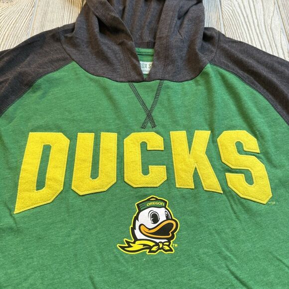 Oregon Ducks Logo LS Raglan Hooded Tee Men’s L Green Gray Box Seat NWT - Picture 2 of 11